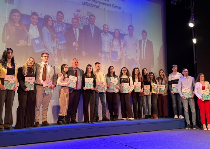 Уручена још 291 награда младим талентима, градоначелник поручио добитницима да наставе да померају границе