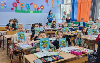 И ове године подељена „Пажљивкова правила“ лесковачким основцима и предшколцима