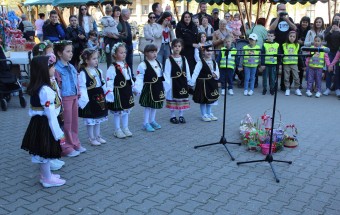 Васкршњи базар окупио школе, удружења и бројне посетиоце у Власотинцу