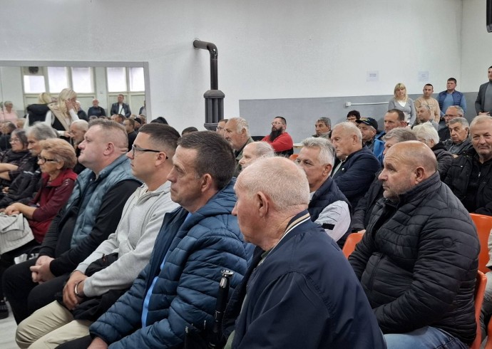 Исплаћене субвенције пољопривредницима Грделичког краја и накнада за куповину уџбеника