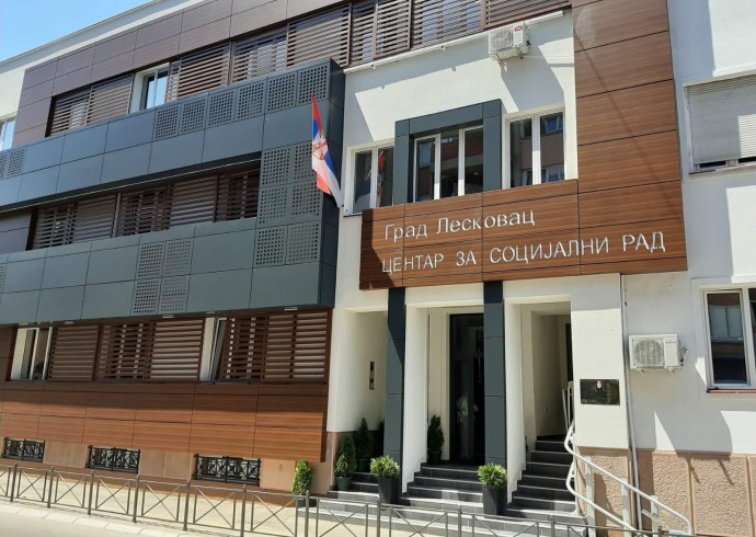 Исплате из буџета за одржавање путева, сталне трошкове у васпитно-образовним установама, области културе и социјалне заштите