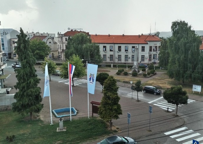 ЈАВНА ЛИЦИТАЦИЈА ЗА ПРОДАЈУ РАСХОДОВАНИХ ВОЗИЛА