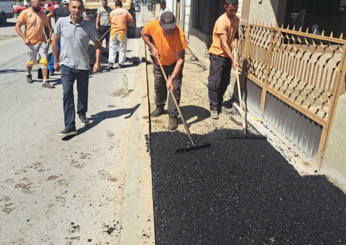 Компанија А1 Србија завршава изградњу оптичке мреже у Лесковцу, тротоари се враћају у првобитно стање