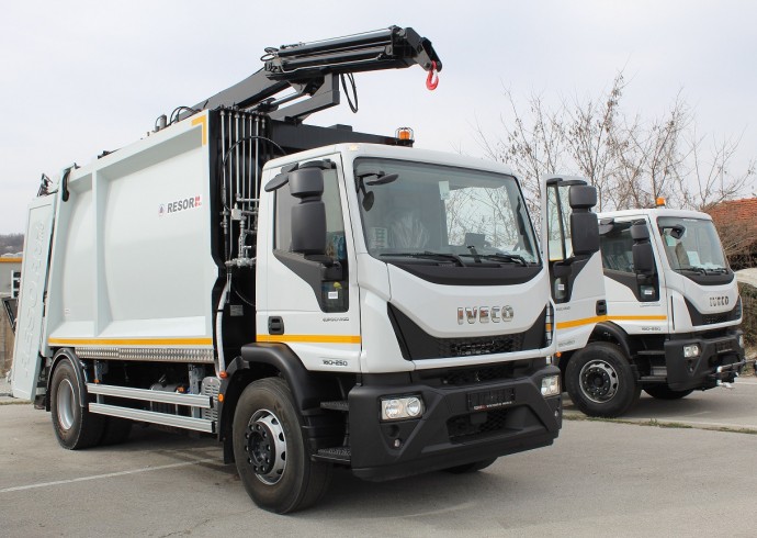 НЕМА НАПЛАТЕ ПАРКИНГА ЗА ПРАЗНИКЕ, ОДВОЗ СМЕЋА РЕДОВНО