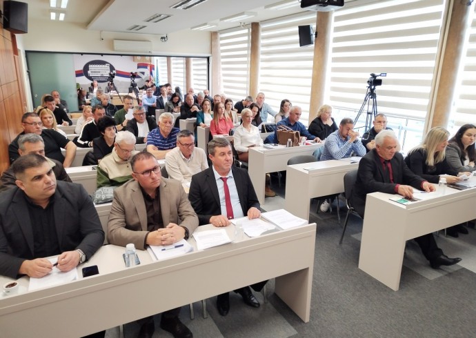 ОДБАЧЕН ПРЕДЛОГ ЗАХТЕВА ЗА РАСПИСИВАЊЕ РЕФЕРЕНДУМА ЗБОГ НЕНАНДЛЕЖНОСТИ СКУПШТИНЕ ОПШТИНЕ