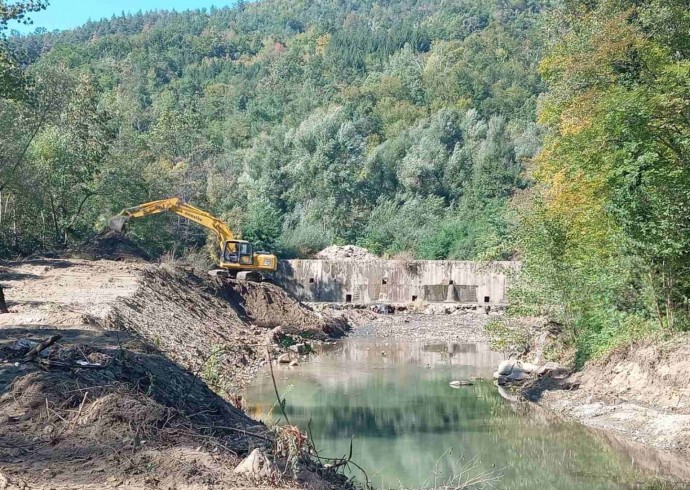У току је чишћење предбране на Ветерници, инвестиција вредна 5 милиона динара