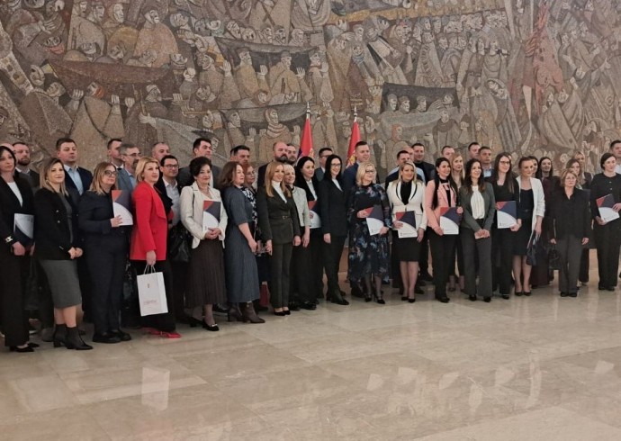 ВЛАСОТИНЦУ ПЕТ МИЛИОНА ДИНАРА