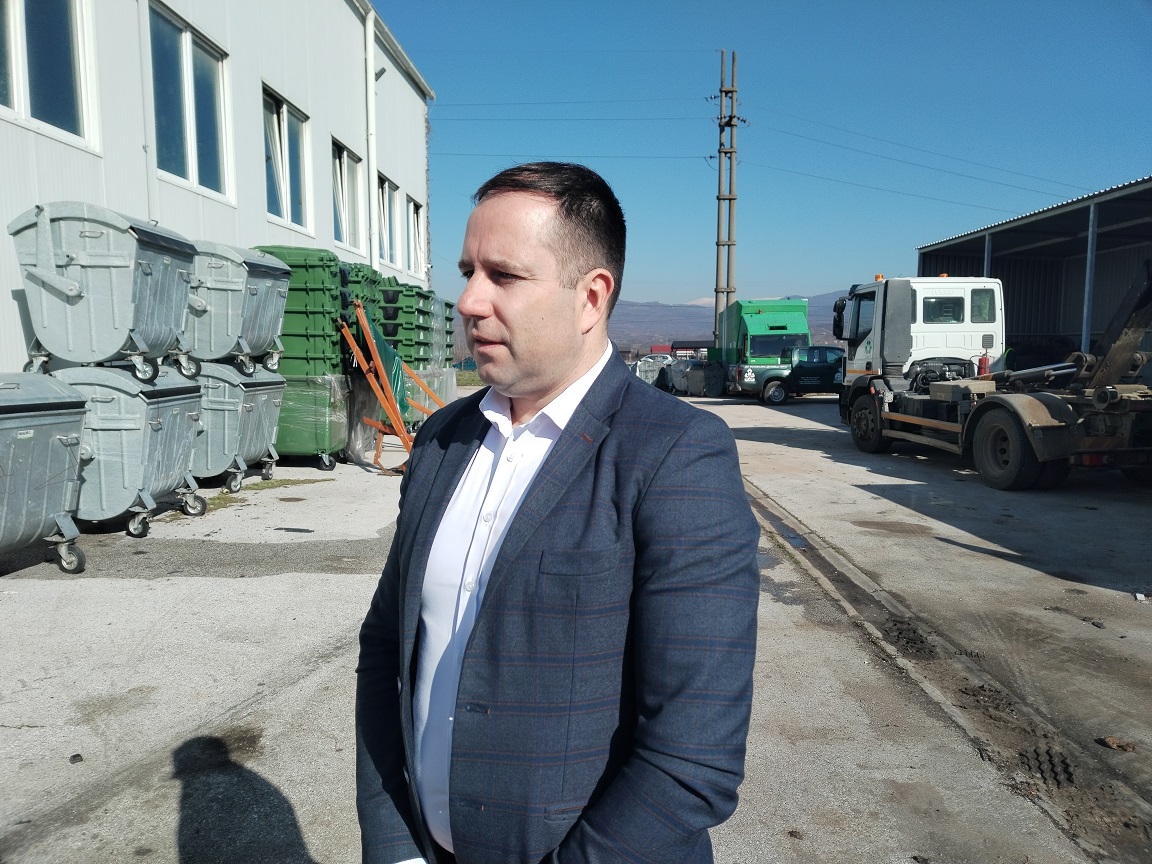 ПРВЕ КОЛИЧИНЕ КАБАСТОГ ОТПАДА ИЗ ВЛАСОТИНЦА КРЕНУЛЕ ПУТ ПИРОТСКЕ ДЕПОНИЈЕ И РЕЦИКЛАЖНОГ ЦЕНТРА - 2