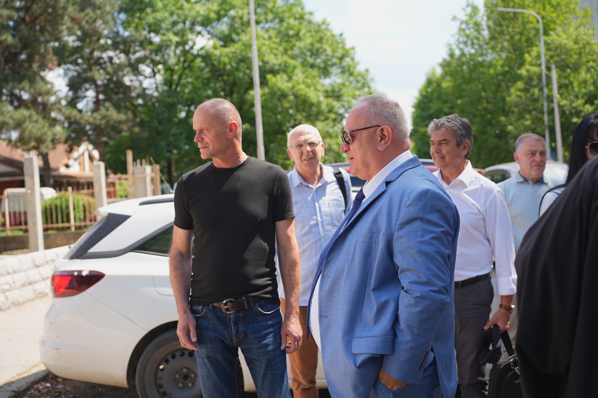 Митрополит Арсеније и градоначелник Горан Цветановић обишли радове у порти Храма Светог Симеона Мироточивог - 2