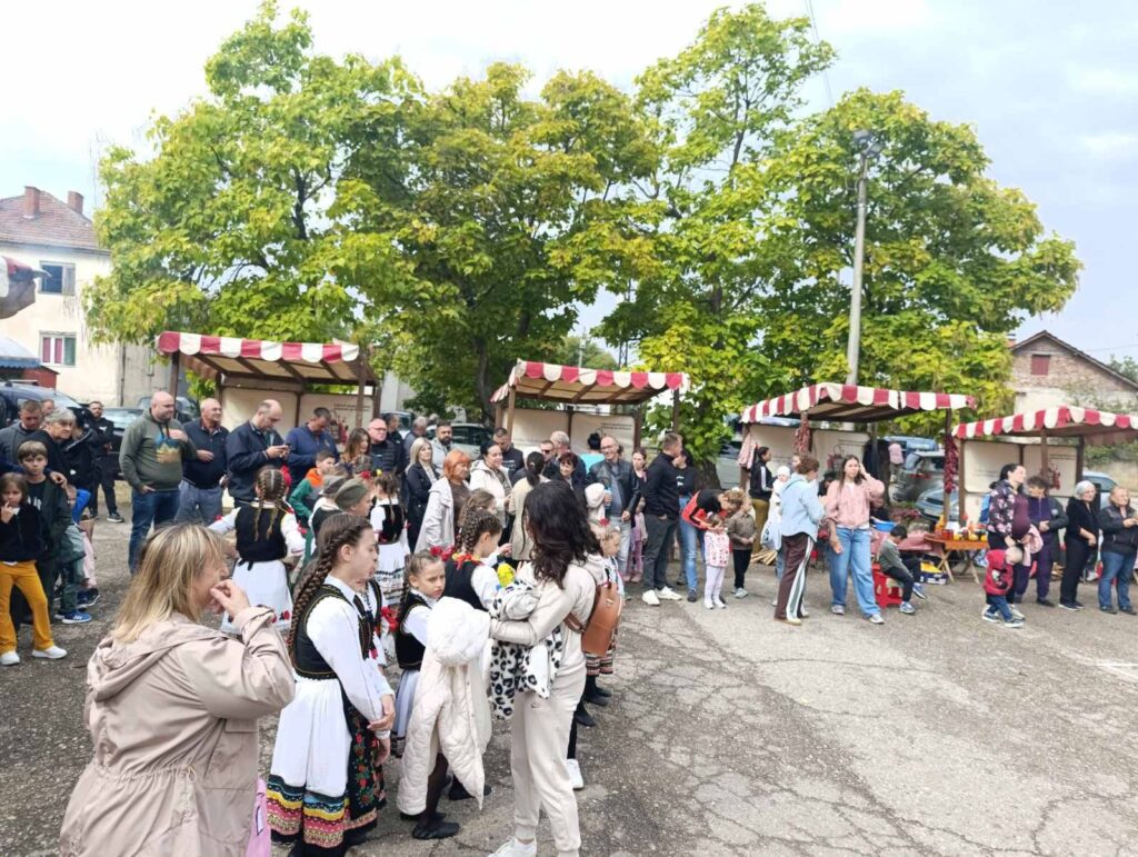 Брестовац седми пут у знаку ајвара: Десет екипа на каравану „Изађи ми на теглу“ - 2