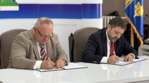 Градоначелник Цветановић потписао Меморандум о сарадњи са СКГО о унапређењу приступачности јавних простора у локалној заједници - 3