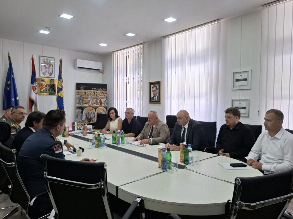 Градоначелник Цветановић се састао са министром одбране Братиславом Гашићем