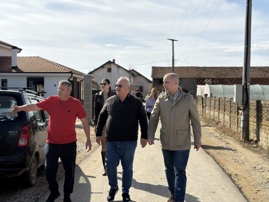 Свирце добило нову канализациону мрежу и обновљен пут, пољопривредници настављају улагања - 4