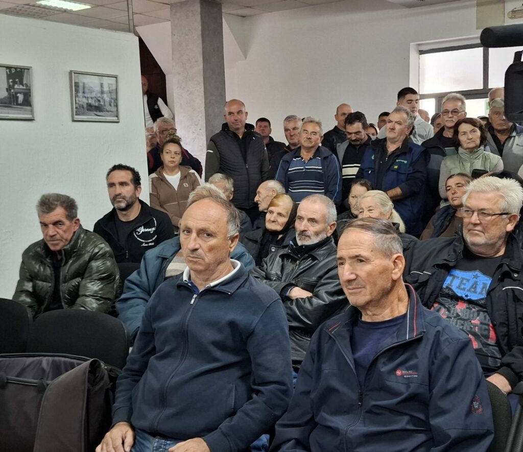 Пољопривредницима из Печењевца и Брестовца 10,6 милиона динара: Уручено 209 уговора