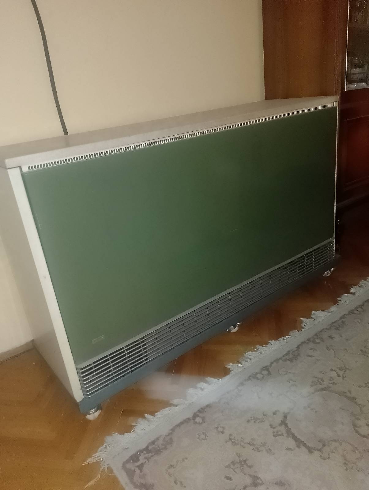 Prodajem peć na struju